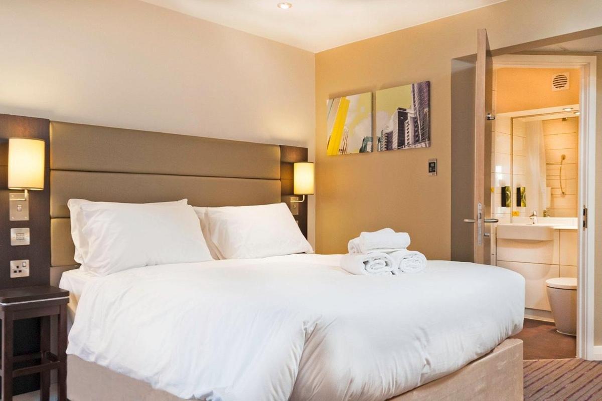 Silurian Hotel Newport ニューポート エクステリア 写真